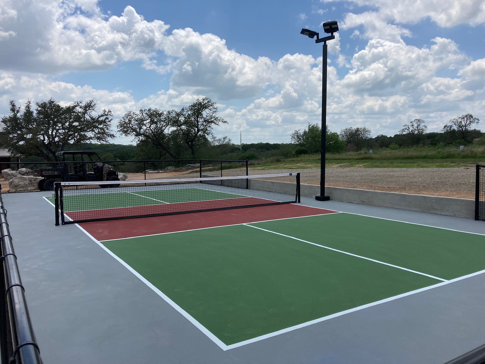 Thi công sơn kẻ vạch sân pickleball Thi công sơn kẻ vạch sân pickleball