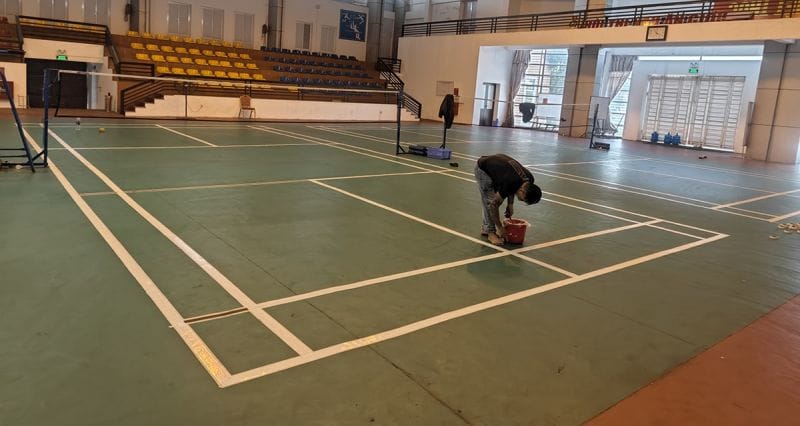Dịch vụ thi công sơn kẻ vạch sân cầu lông Dịch vụ thi công sơn kẻ vạch sân cầu lông