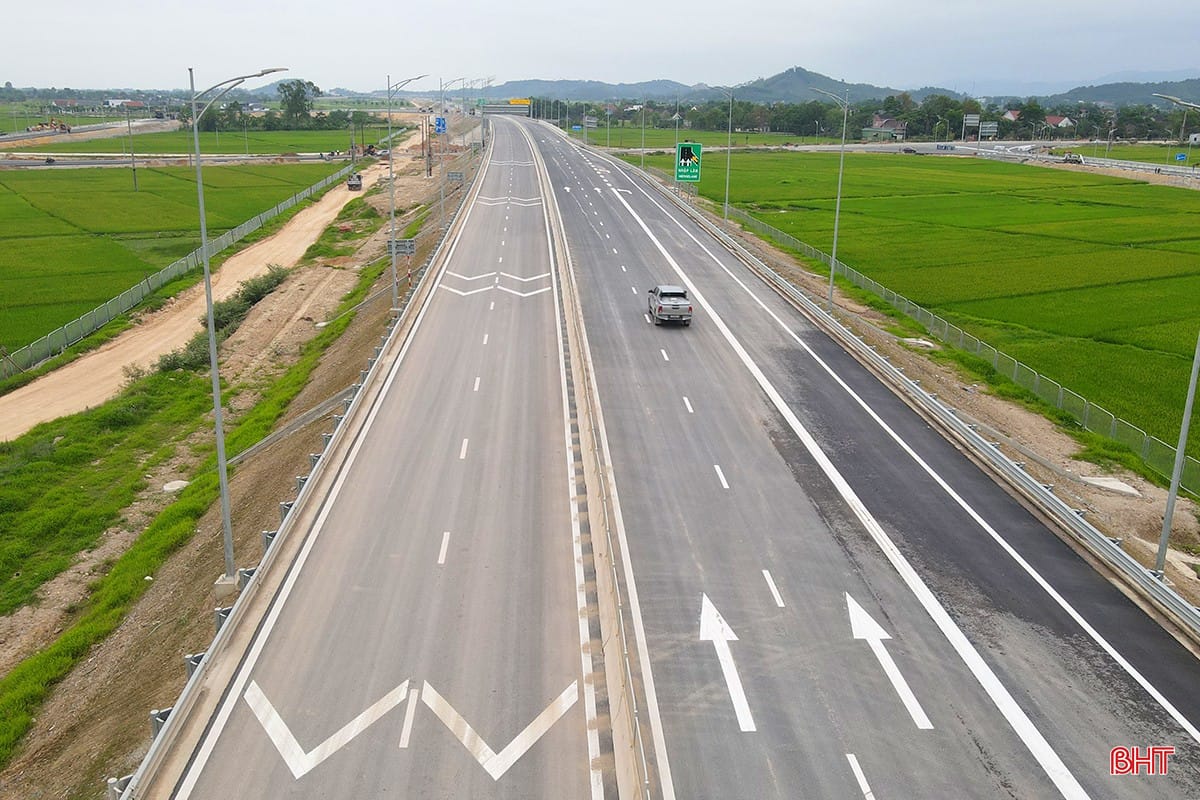 Sơn vạch kẻ đường - Vạch biển báo trên cao tốc Sơn vạch kẻ đường - Vạch biển báo trên cao tốc