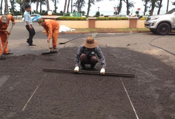 San gạt Carboncor Asphalt trên bề mặt đường San gạt Carboncor Asphalt trên bề mặt đường