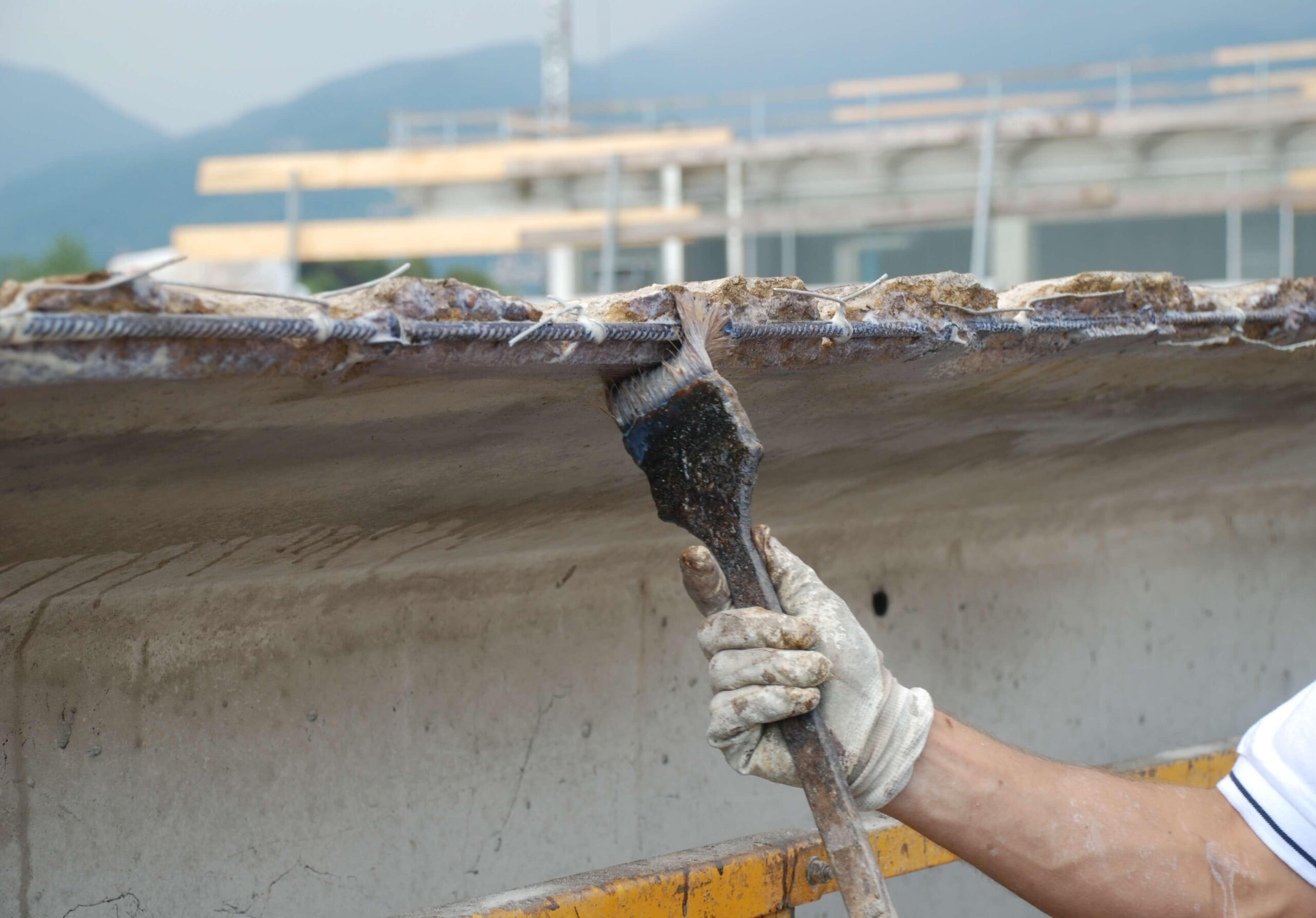 Xử lý rỉ sét cốt thép tại công trình xây dựng